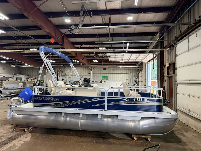 Slide: The Image of Montego Bay 8518 4-PT & 40HP Honda 4Stroke 2017 - 55