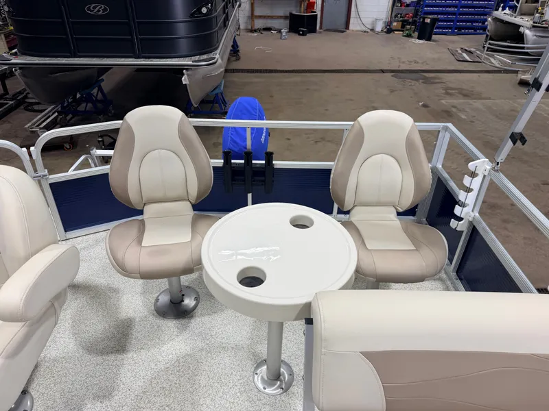 Slide: The Image of Montego Bay 8518 4-PT & 40HP Honda 4Stroke 2017 - 9