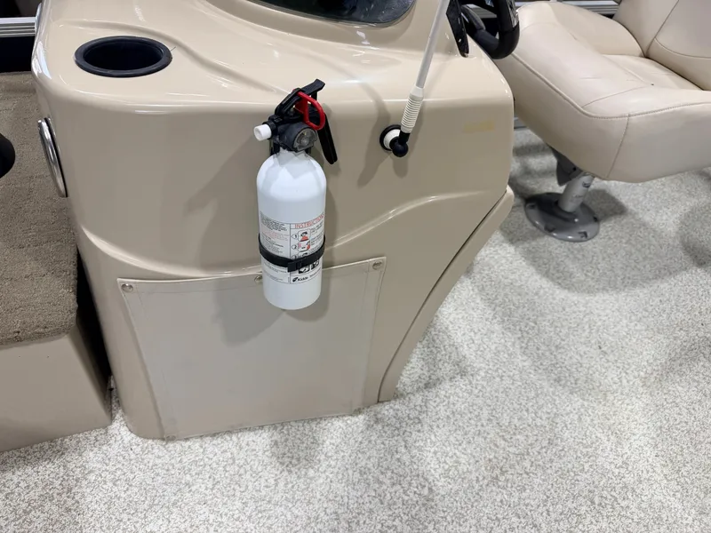 Slide: The Image of Montego Bay 8518 4-PT & 40HP Honda 4Stroke 2017 - 27