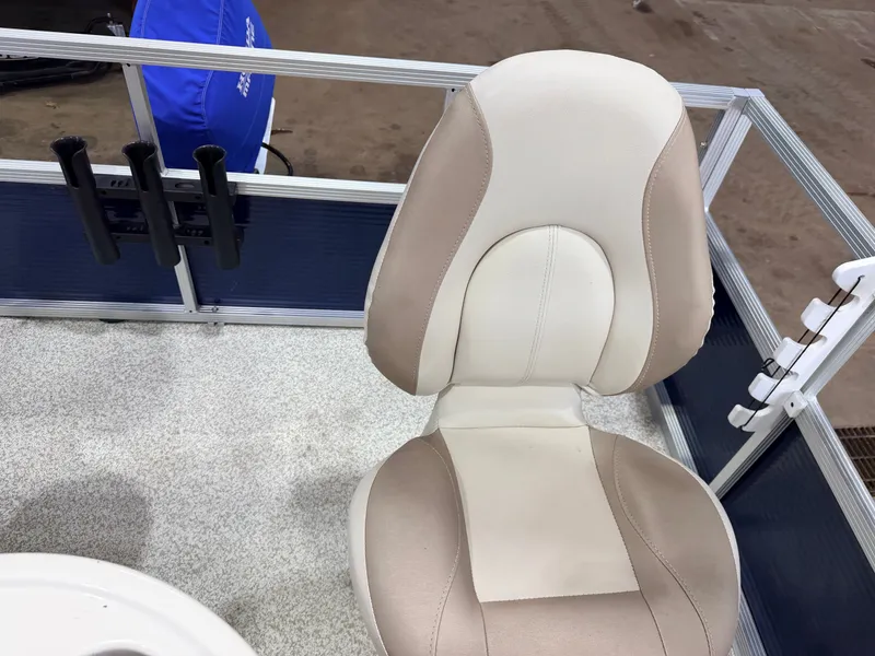 Slide: The Image of Montego Bay 8518 4-PT & 40HP Honda 4Stroke 2017 - 44
