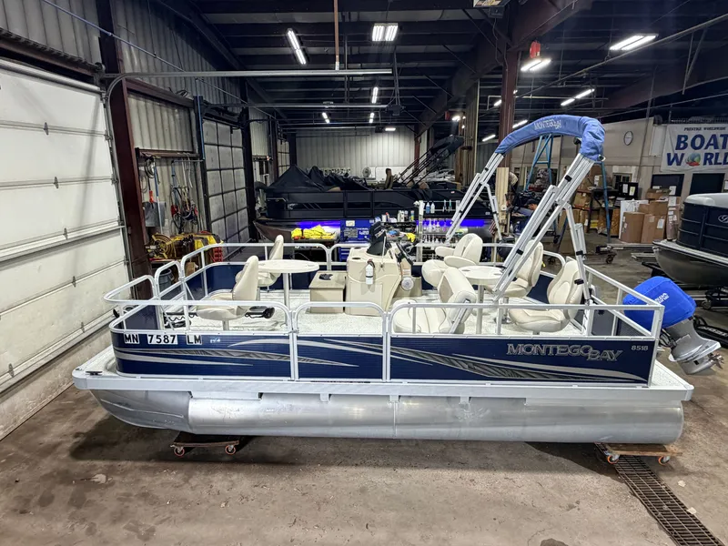 Slide: The Image of Montego Bay 8518 4-PT & 40HP Honda 4Stroke 2017 - 4