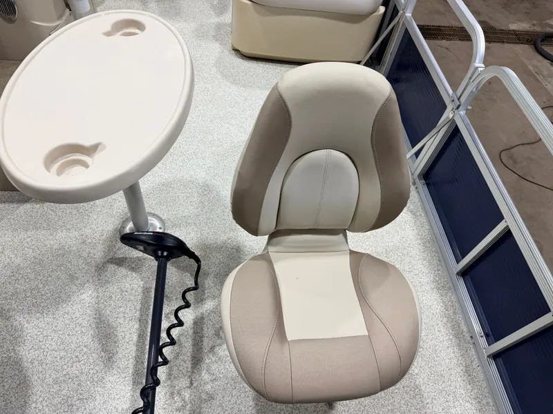Slide: The Image of Montego Bay 8518 4-PT & 40HP Honda 4Stroke 2017 - 16