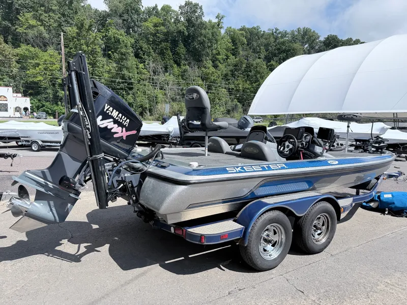 Slide: The Image of Skeeter ZX200 2007 - 28