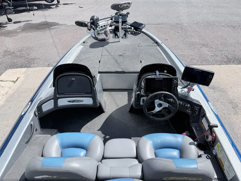 Slide: The Image of Skeeter ZX200 2007 - 19