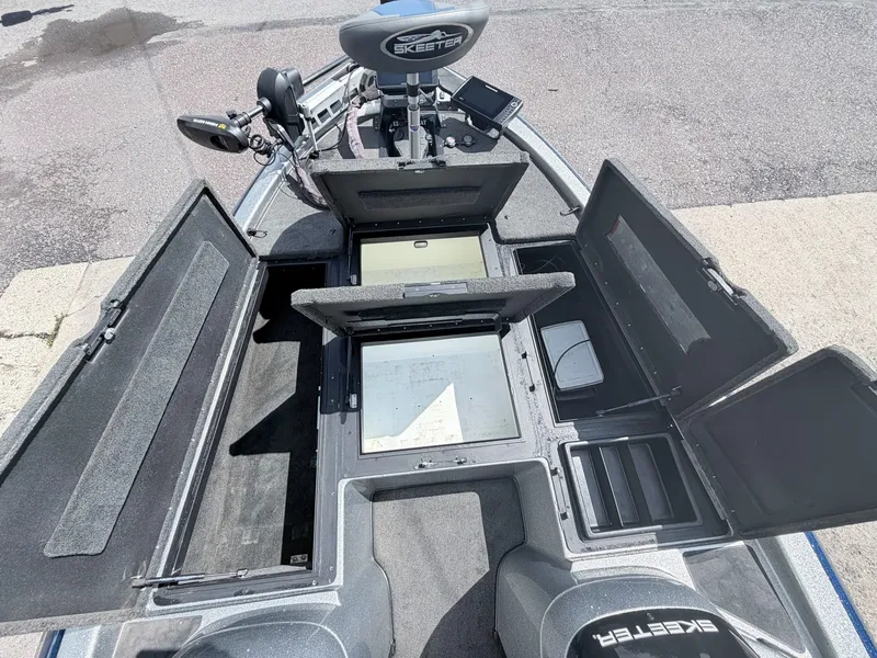 Slide: The Image of Skeeter ZX200 2007 - 25