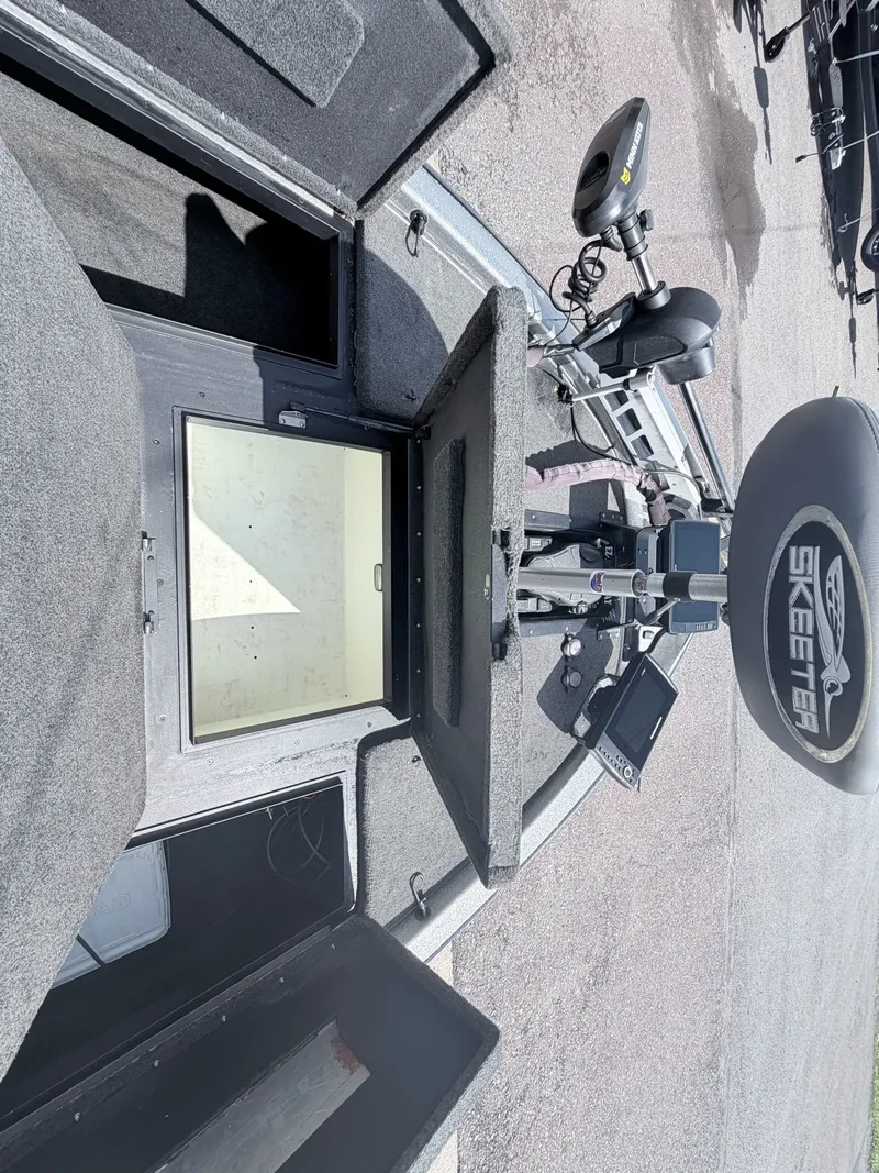 Slide: The Image of Skeeter ZX200 2007 - 29