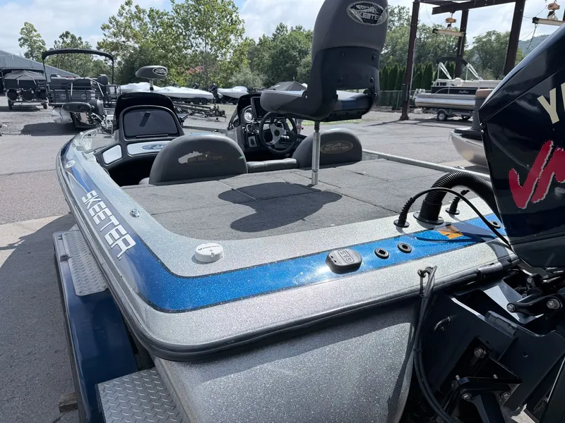 Slide: The Image of Skeeter ZX200 2007 - 10