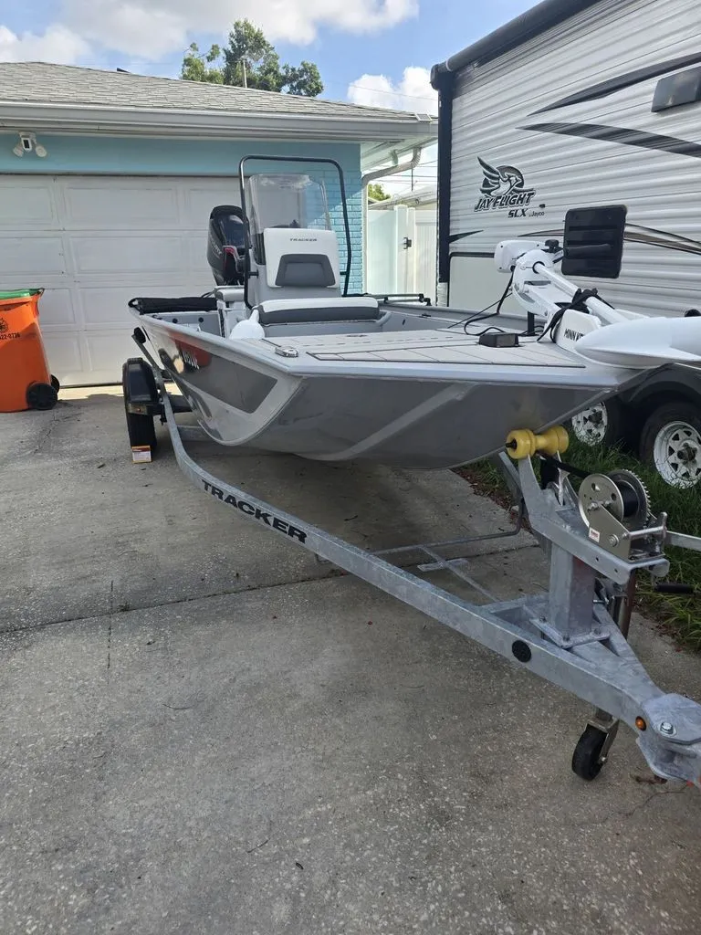 The Image of Tracker Bass Tracker Classic CC 2026 - 0