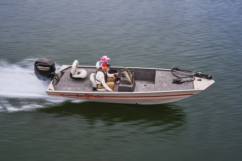 Slide: The Image of Tracker Bass Tracker Classic Limited 2027 - 24