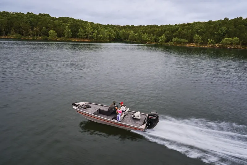 Slide: The Image of Tracker Bass Tracker Classic Limited 2027 - 27