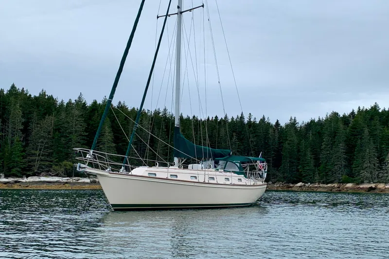Slide: The Image of 1995 Island Packet 40’ “DREAM CATCHER” Offered by Northstar Yacht Sales - Please Contact: Chris Carney, CPYB at 401-633-2070 - 52