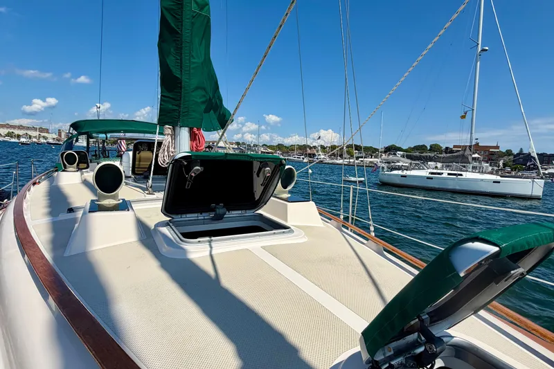 Slide: The Image of 1995 Island Packet 40’ “DREAM CATCHER” Offered by Northstar Yacht Sales - Please Contact: Chris Carney, CPYB at 401-633-2070 - 12