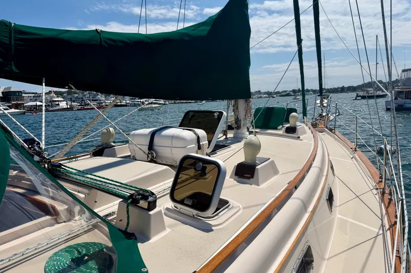 Slide: The Image of 1995 Island Packet 40’ “DREAM CATCHER” Offered by Northstar Yacht Sales - Please Contact: Chris Carney, CPYB at 401-633-2070 - 11