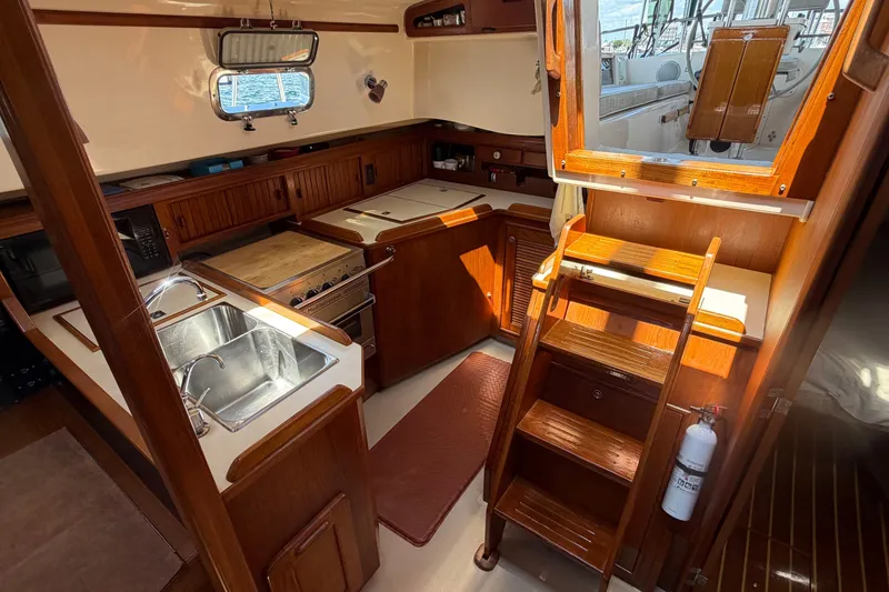 Slide: The Image of 1995 Island Packet 40’ “DREAM CATCHER” Offered by Northstar Yacht Sales - Please Contact: Chris Carney, CPYB at 401-633-2070 - 19