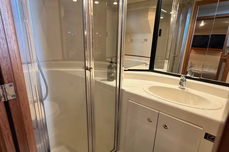Slide: The Image of Bathroom interior of 2000 Bayliner 4788 Pilot House Motoryacht with shower and sink. - 43