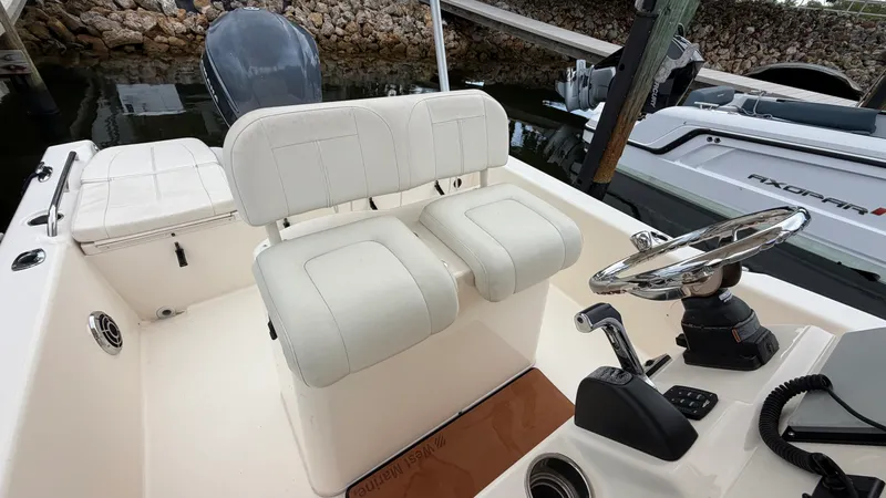 Slide: The Image of Grady-White 251 COASTAL EXPLORER 2015 - 38