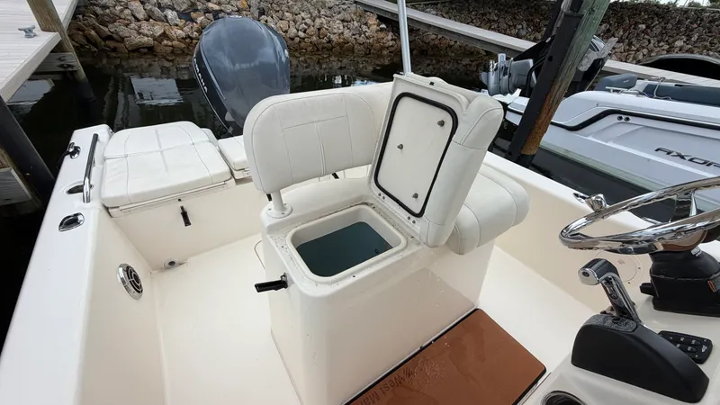 Slide: The Image of Grady-White 251 COASTAL EXPLORER 2015 - 39