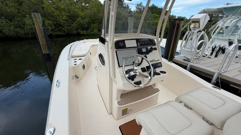 Slide: The Image of Grady-White 251 COASTAL EXPLORER 2015 - 15