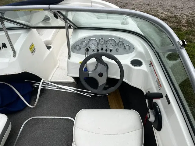Slide: The Image of Bayliner 175 Bowrider 2009 - 17