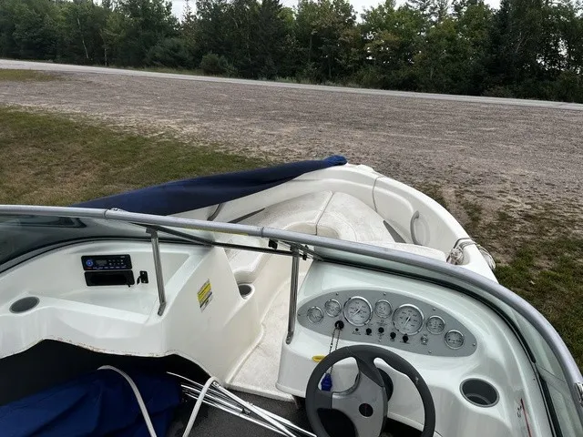 Slide: The Image of Bayliner 175 Bowrider 2009 - 16