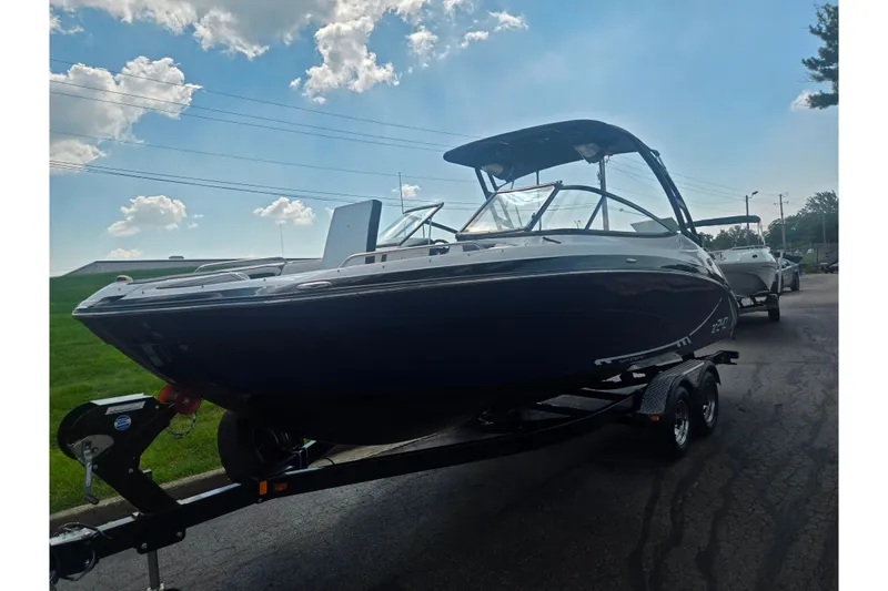 Slide: The Image of 2016 Yamaha Boats AR240 on trailer under blue sky, ready for adventure. - 5