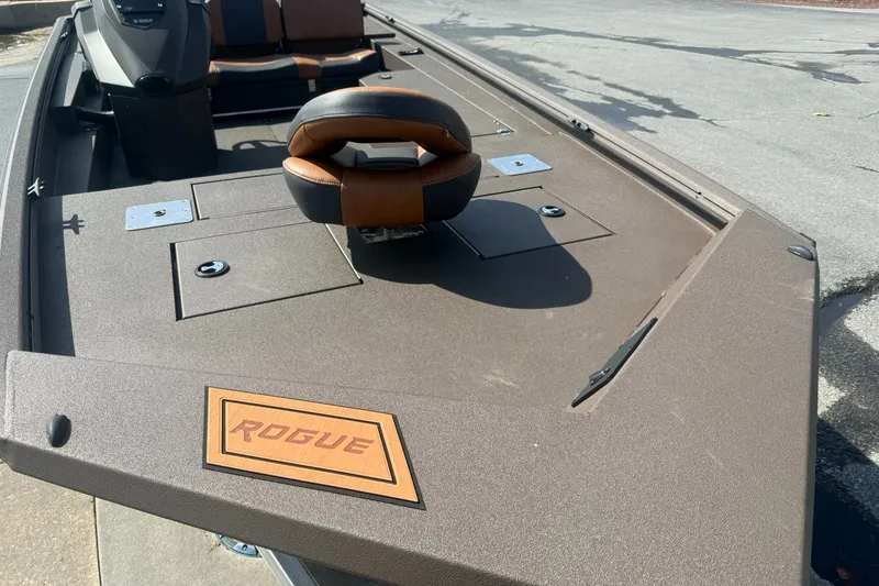 Slide: The Image of Avid 18 Rogue SC 2027 boat deck with seating and storage compartments. - 4