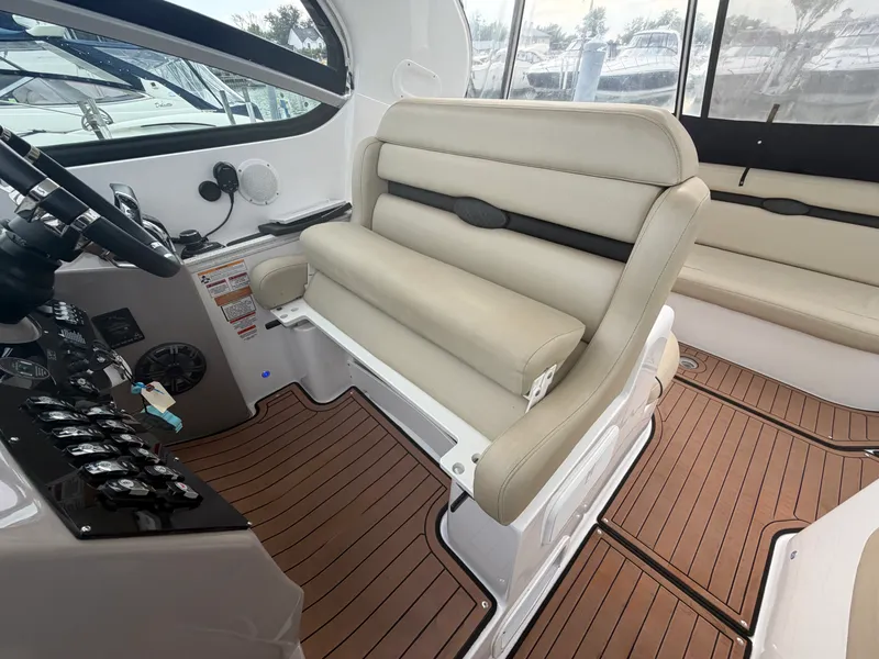 Slide: The Image of Rinker 370 EX 2019 - 11