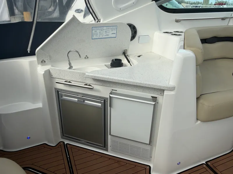 Slide: The Image of Rinker 370 EX 2019 - 8