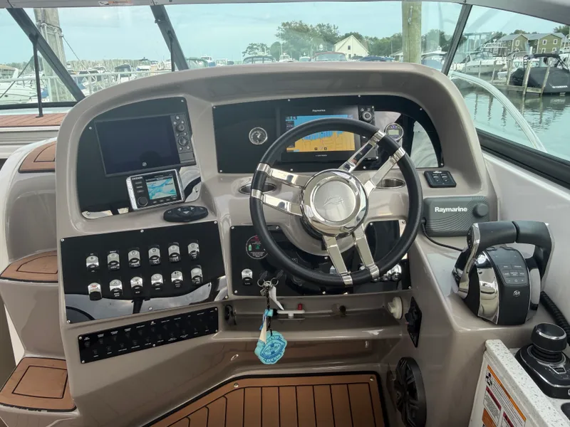 Slide: The Image of Rinker 370 EX 2019 - 9