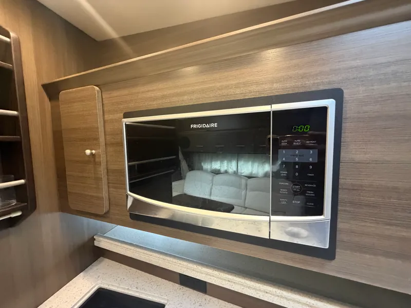 Slide: The Image of Rinker 370 EX 2019 - 24