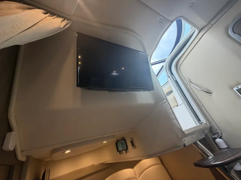 Slide: The Image of Rinker 370 EX 2019 - 30