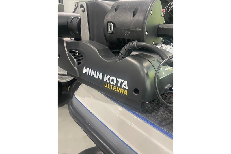 Slide: The Image of Minn Kota Ulterra motor on 2021 Ranger Z518 boat. - 6