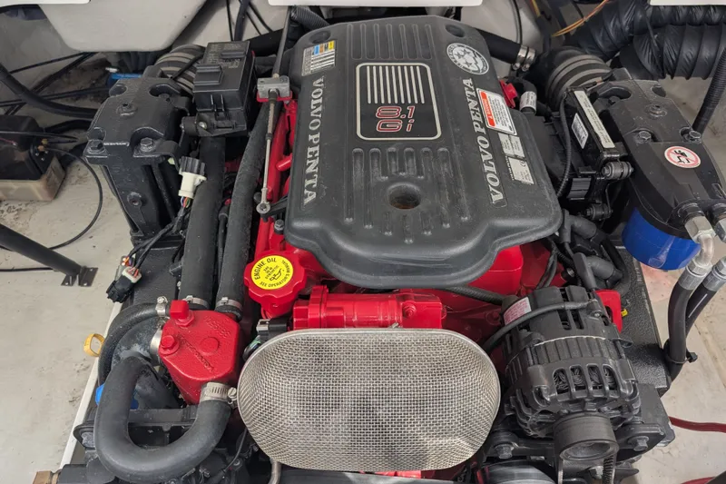 Slide: The Image of Volvo Penta 8.1 Gi engine in a 2006 Cobalt 262 boat, detailed view. - 11
