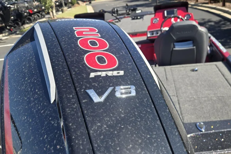Slide: The Image of 2027 Nitro Z19 XL boat with 200 Pro V8 engine, rear view. - 3