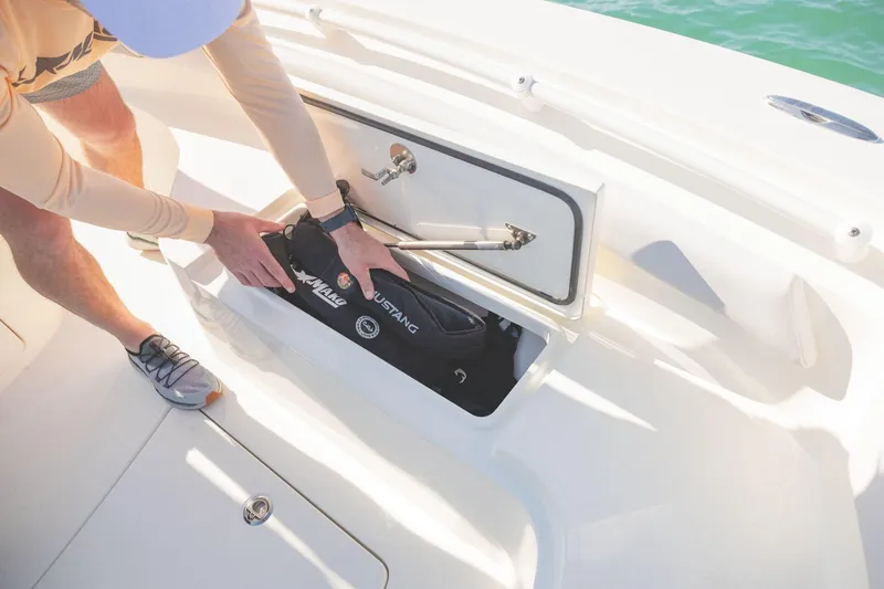 Slide: The Image of Mako 226 Center Console 2027 - 35
