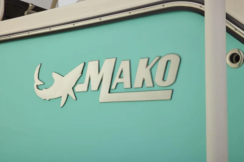 Slide: The Image of Mako 226 Center Console 2027 - 25