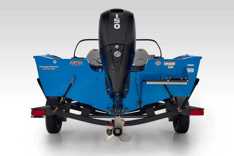 Slide: The Image of Tracker Pro Guide V-175 WT 2027 - 33