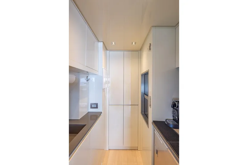 Slide: The Image of Cuisine moderne sur yacht Sanlorenzo SD112, année 2019. - 19