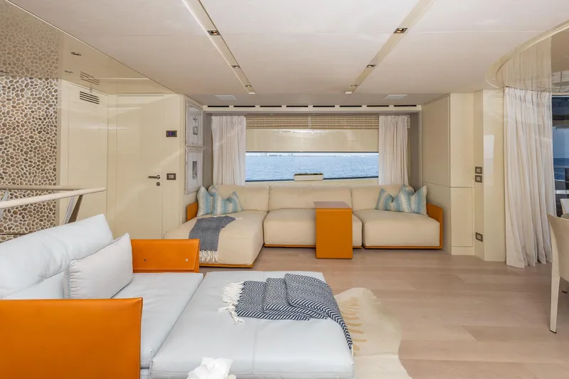 Slide: The Image of Luxuriöser Innenraum der Sanlorenzo SD112 Yacht, Baujahr 2019. - 17