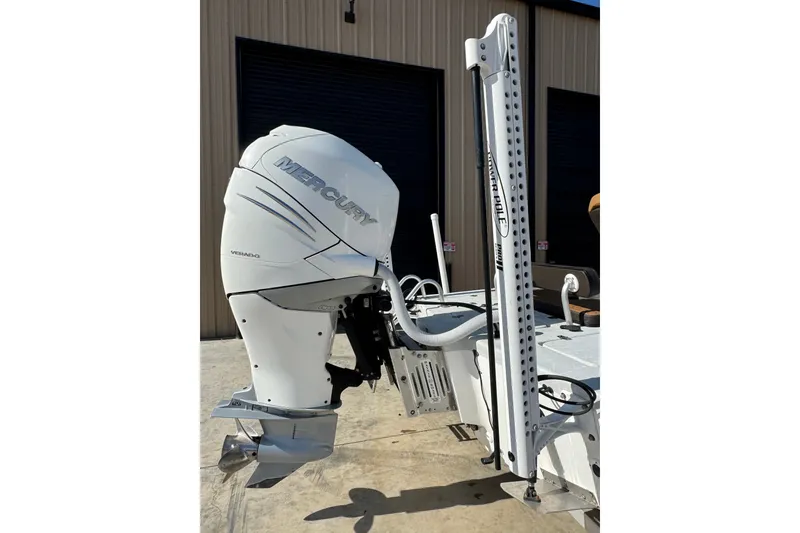 Slide: The Image of 2021 Haynie 25 Magnum boat with Mercury Verado outboard motor and Power-Pole anchor system. - 16