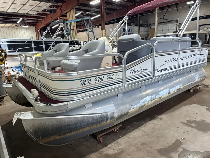 Slide: The Image of 1998 Premier 180 Horizon with 40HP Honda 4-Stroke Engine - 38