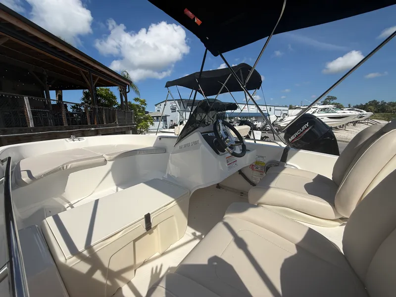 Slide: The Image of Boston Whaler 160 Super Sport 2027 - 10