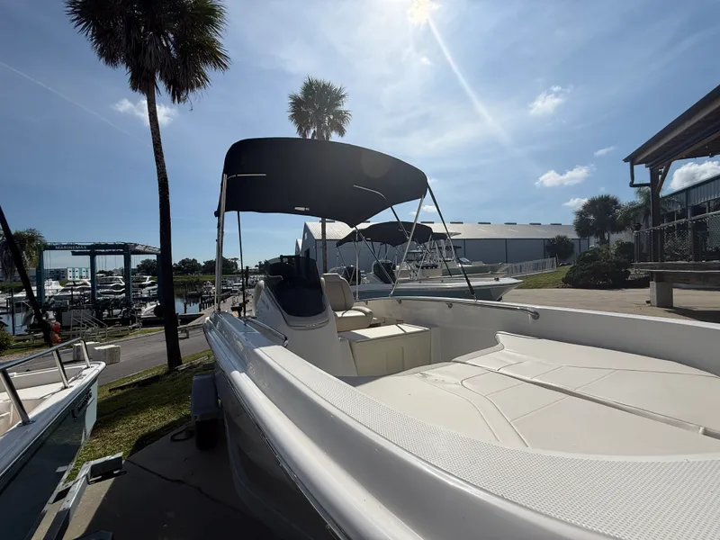 Slide: The Image of Boston Whaler 160 Super Sport 2027 - 6