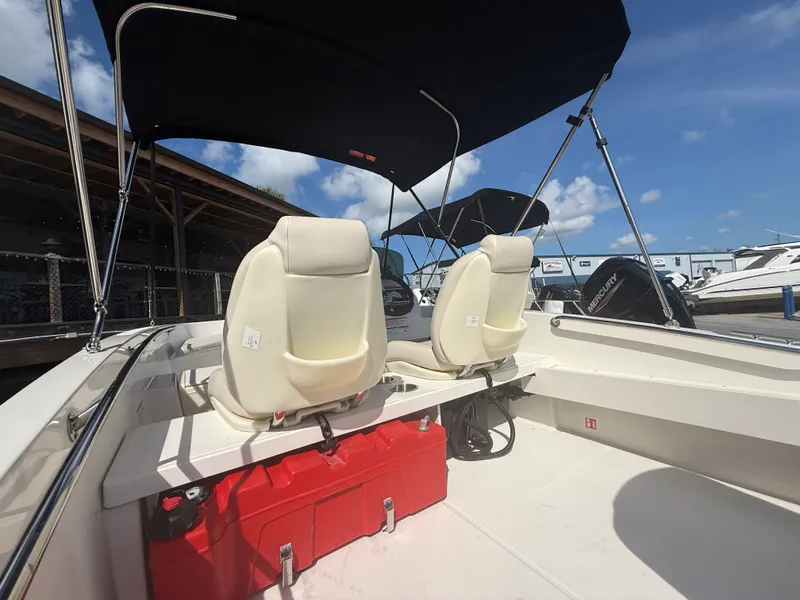 Slide: The Image of Boston Whaler 160 Super Sport 2027 - 8