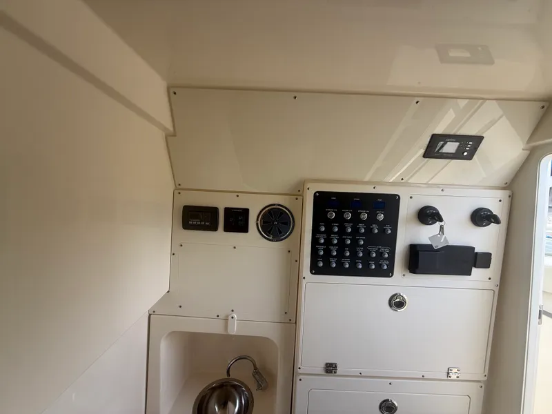 Slide: The Image of Scout 330 LXF 2027 - 15