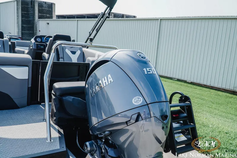 Slide: The Image of Evotti 521QL 2027 boat with Yamaha 150 engine at Lake Norman Marina. - 4