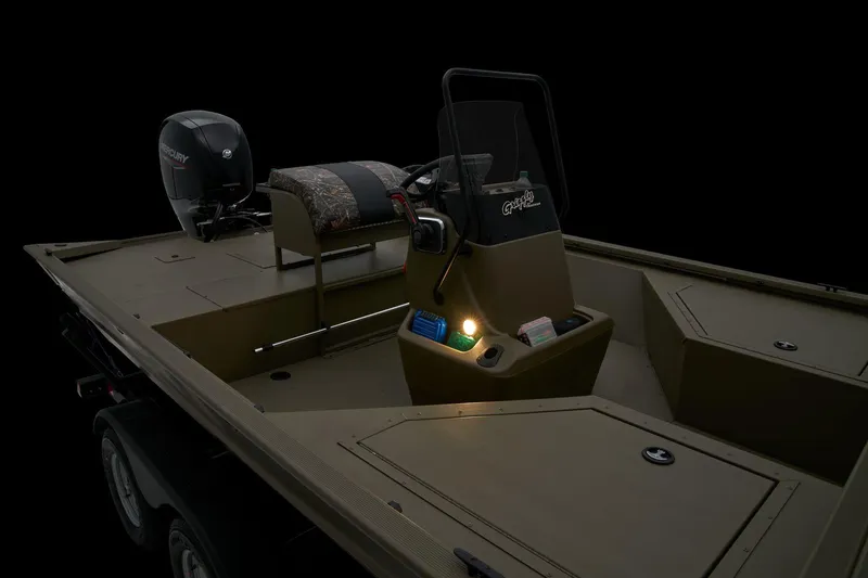Slide: The Image of Tracker Grizzly 2072 CC Sportsman 2027 - 60