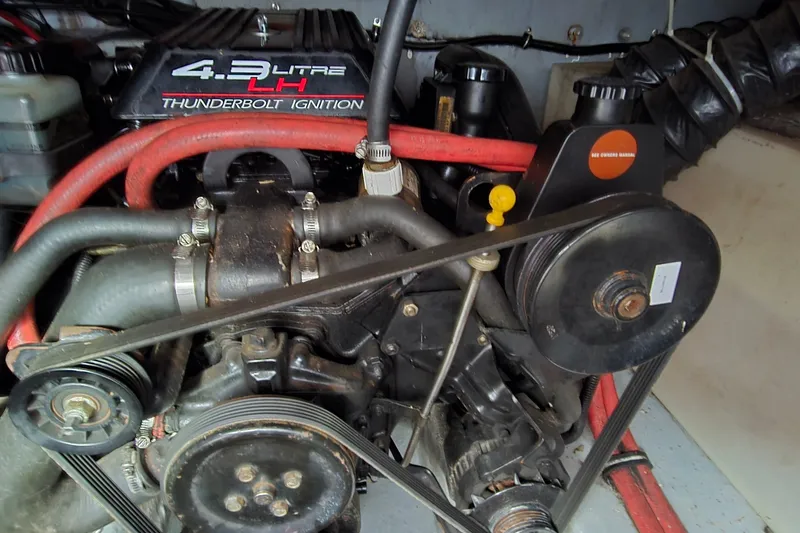 Slide: The Image of Engine of 1998 Chaparral Signature 300 boat with Thunderbolt Ignition system. - 36