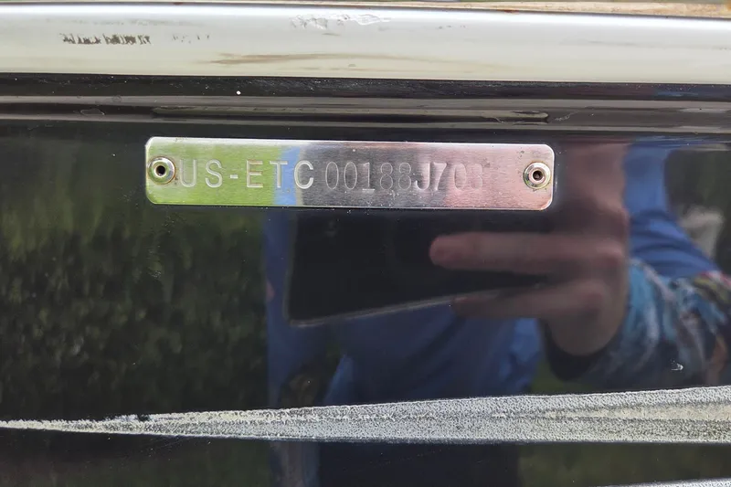 Slide: The Image of Hull identification number on 2009 Ebbtide 2400 SS Fun Cruiser O/B boat. - 18