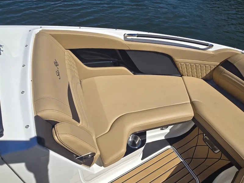 Slide: The Image of Sea Ray SLX 280 2027 - 30